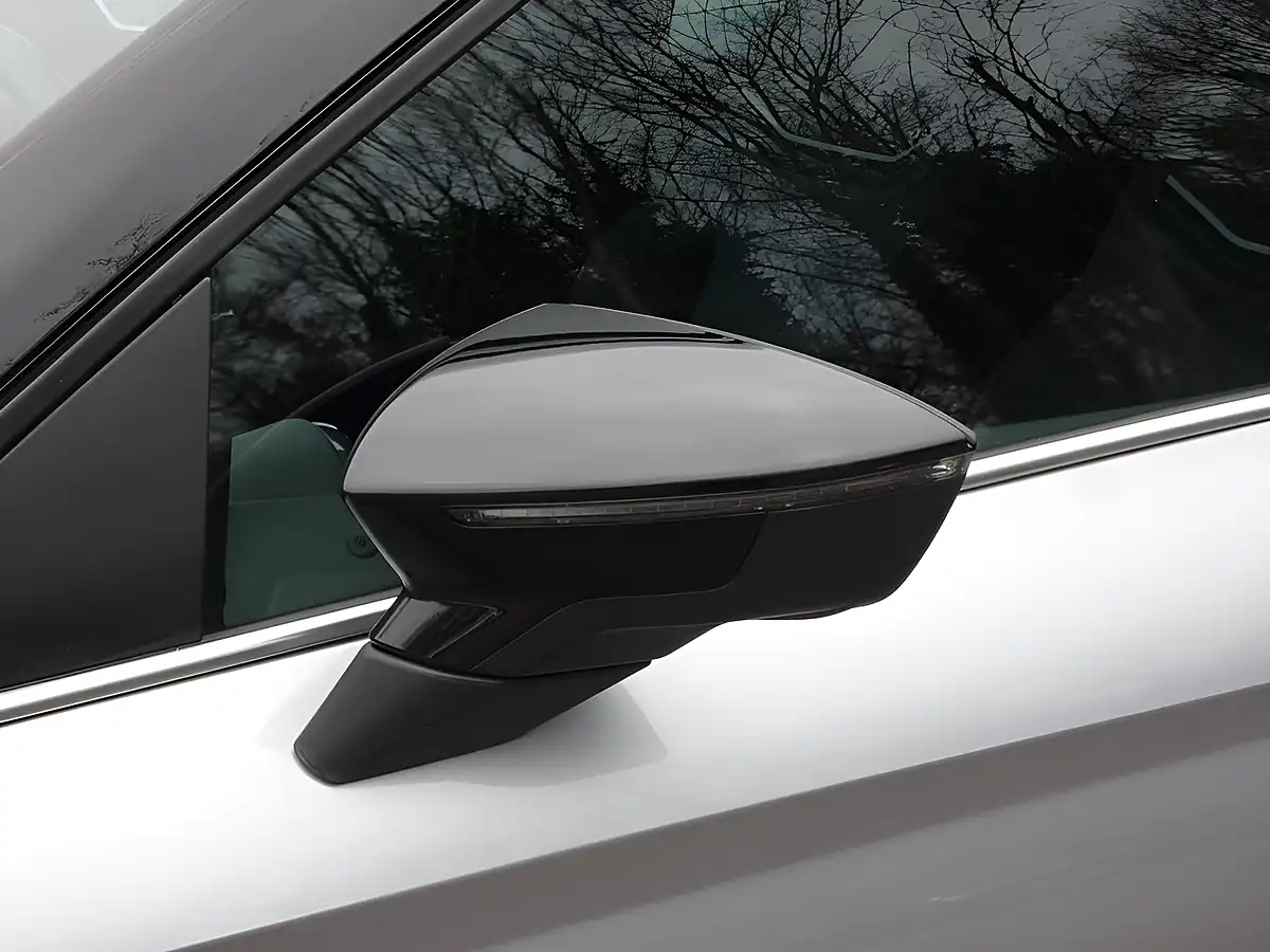 Used 2023 SEAT Arona Fr Urban Silver Metallic - Interior and Exterior details 13