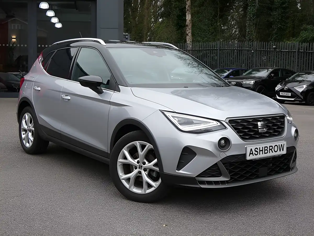 Used 2023 SEAT Arona Fr Urban Silver Metallic - Interior and Exterior details 8