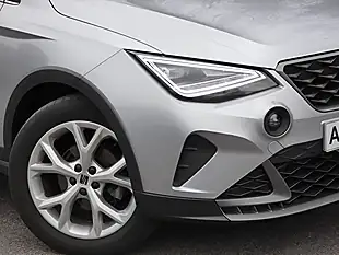 Used 2023 SEAT Arona Fr Urban Silver Metallic - Interior and Exterior details 9