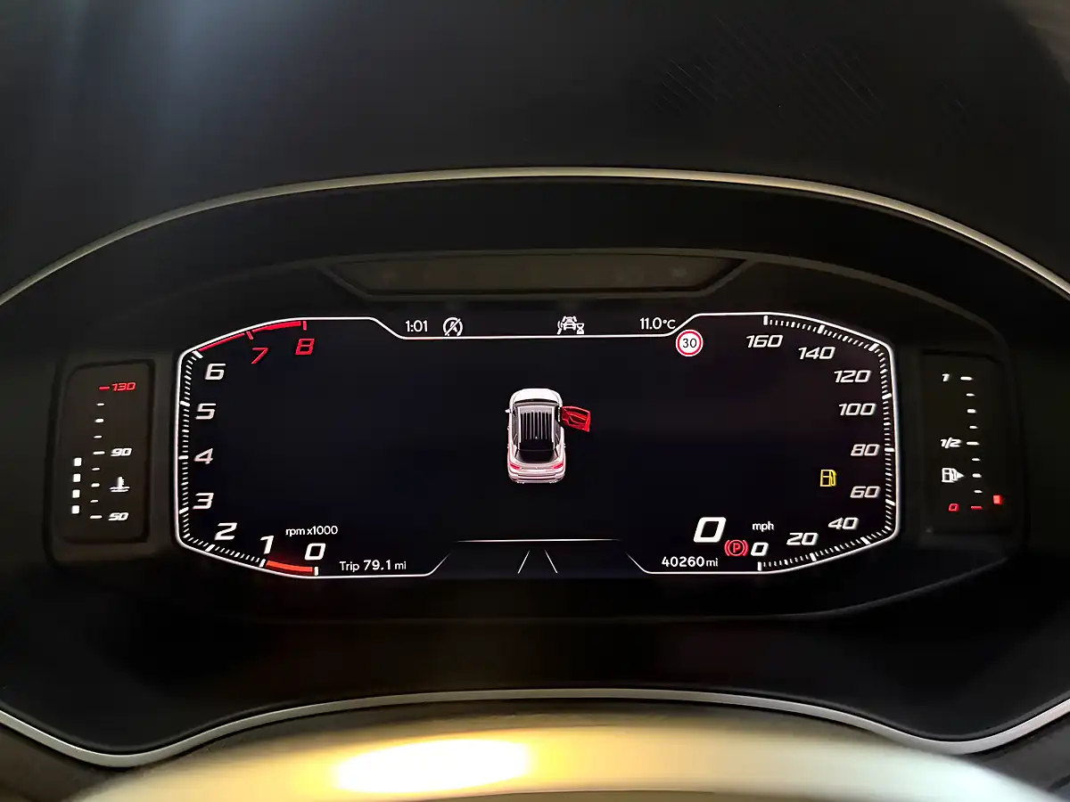 Used 2023 SEAT Arona Xperience Red - Interior and Exterior details 19