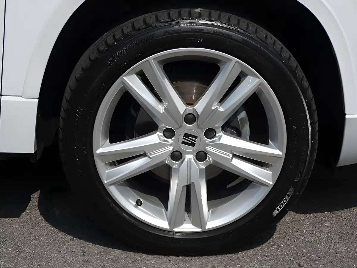 Used 2023 SEAT Ateca Fr Nevada White Metallic - Interior and Exterior details 17