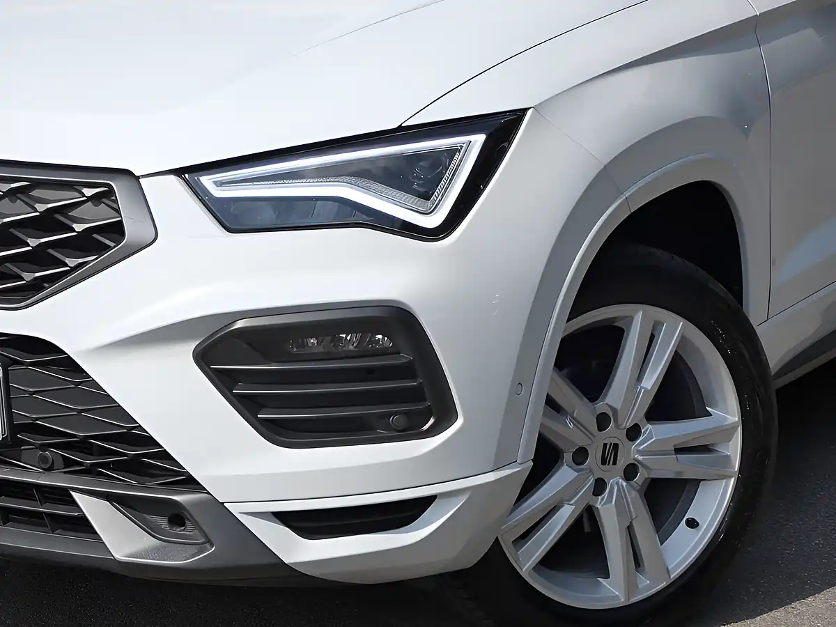 Used 2023 SEAT Ateca Fr Nevada White Metallic - Interior and Exterior details 9
