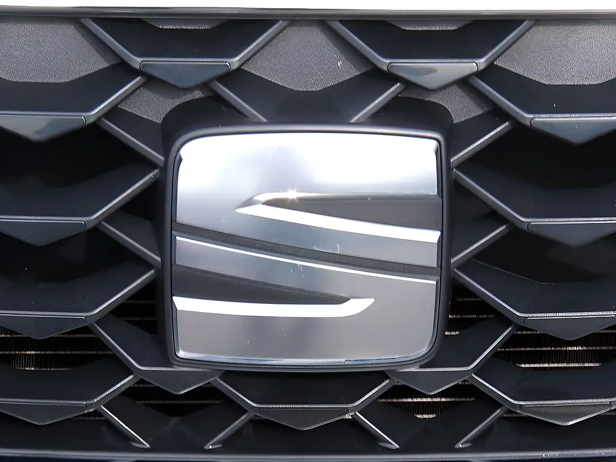 Used 2023 SEAT Ateca Se Technology White - Interior and Exterior details 13