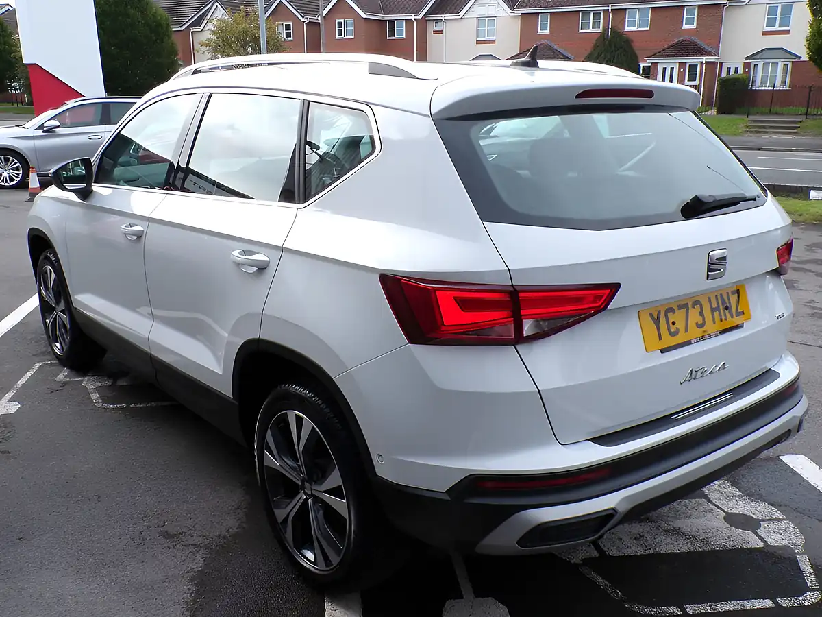 Used 2023 SEAT Ateca Se Technology White - Interior and Exterior details 5