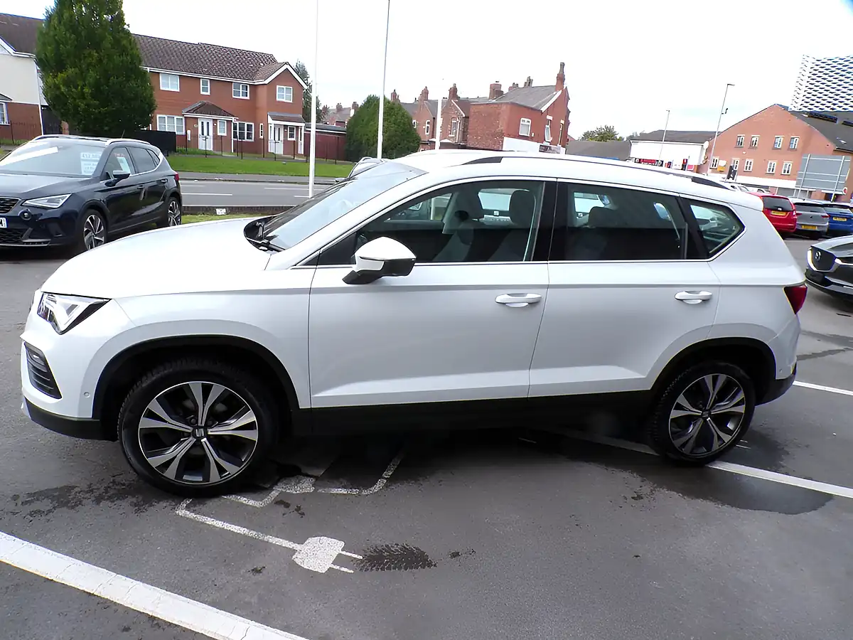 Used 2023 SEAT Ateca Se Technology White - Interior and Exterior details 9