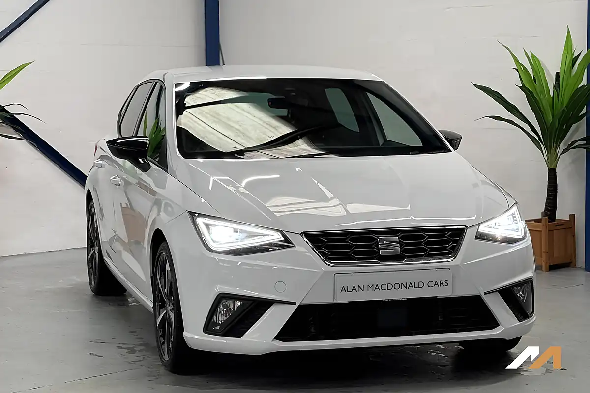 Used 2023 SEAT Ibiza Fr Sport White - Front View