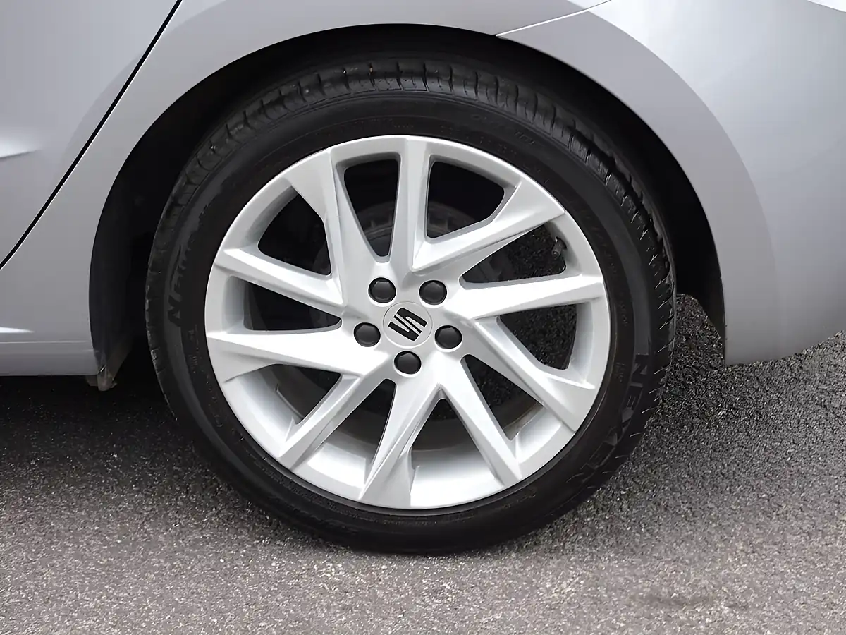 Used 2023 SEAT Ibiza Fr Urban Silver - Interior and Exterior details 17