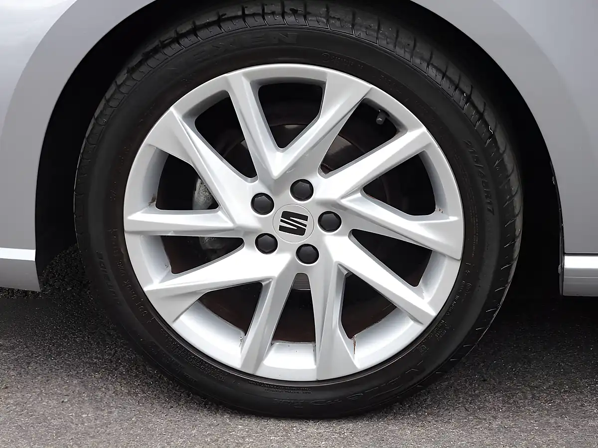Used 2023 SEAT Ibiza Fr Urban Silver - Interior and Exterior details 18