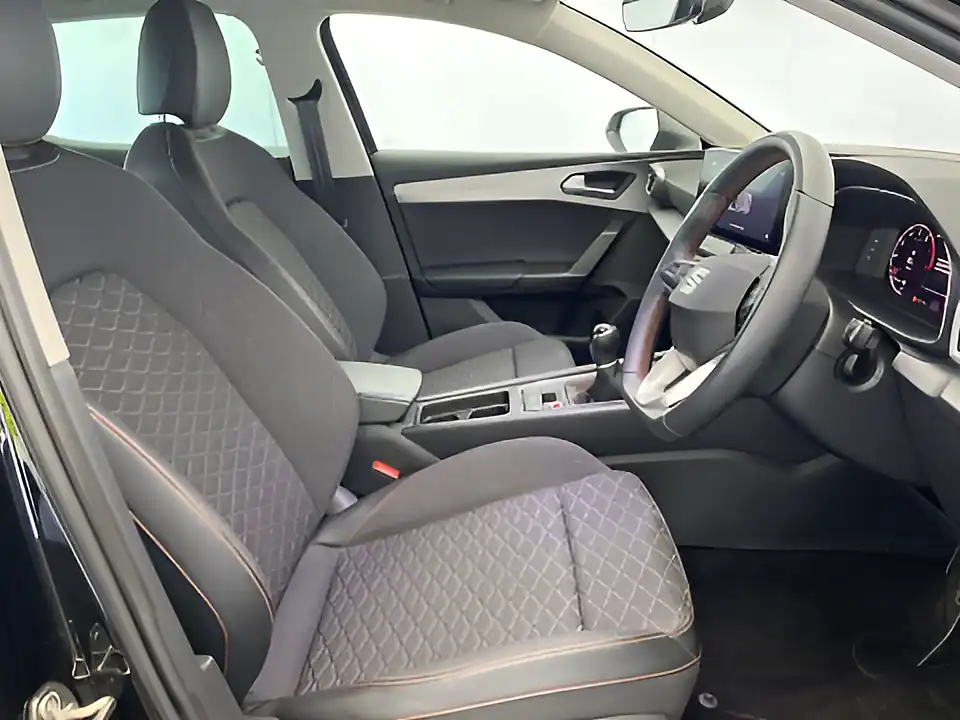 Used 2023 SEAT Leon Fr Black - Interior and Exterior details 7