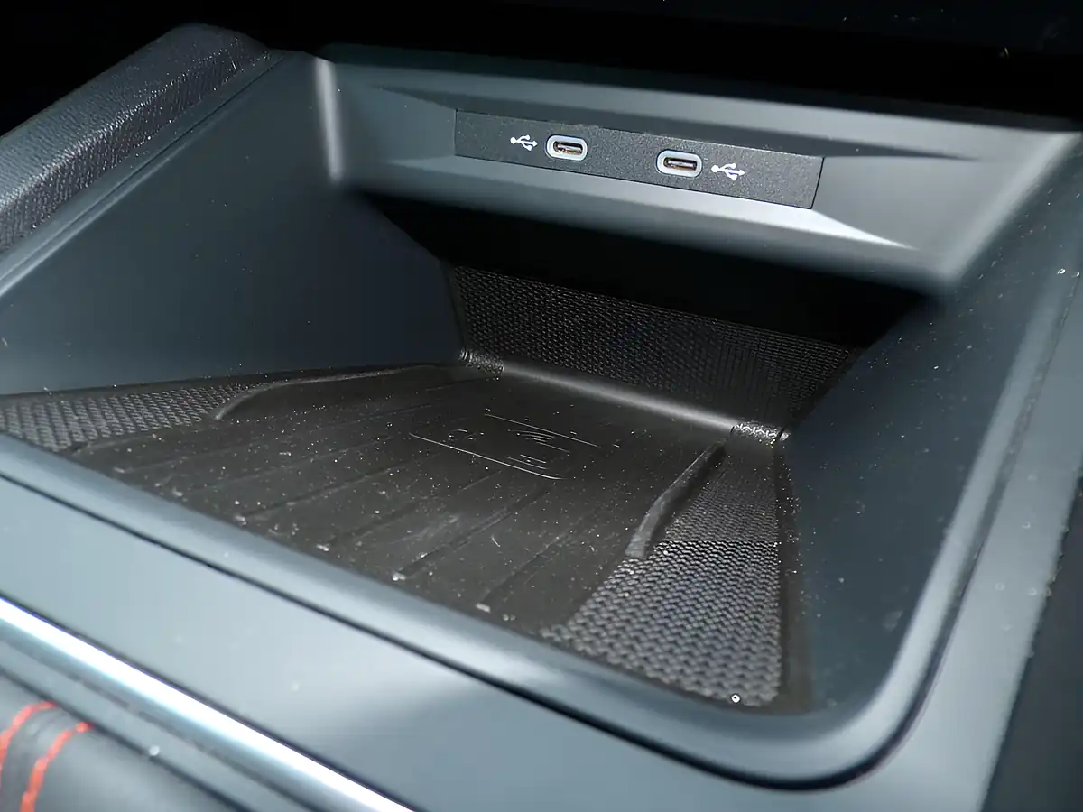Used 2023 SEAT Leon Fr Grey - Interior and Exterior details 16