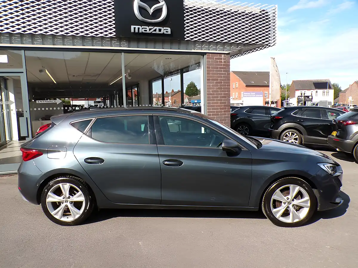Used 2023 SEAT Leon Fr Grey - Interior and Exterior details 4