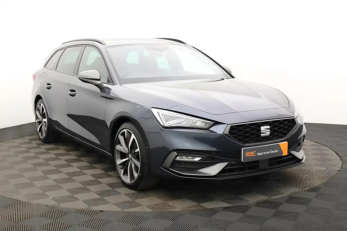Used 2023 SEAT Leon Fr Sport Grey - Interior and Exterior details 9