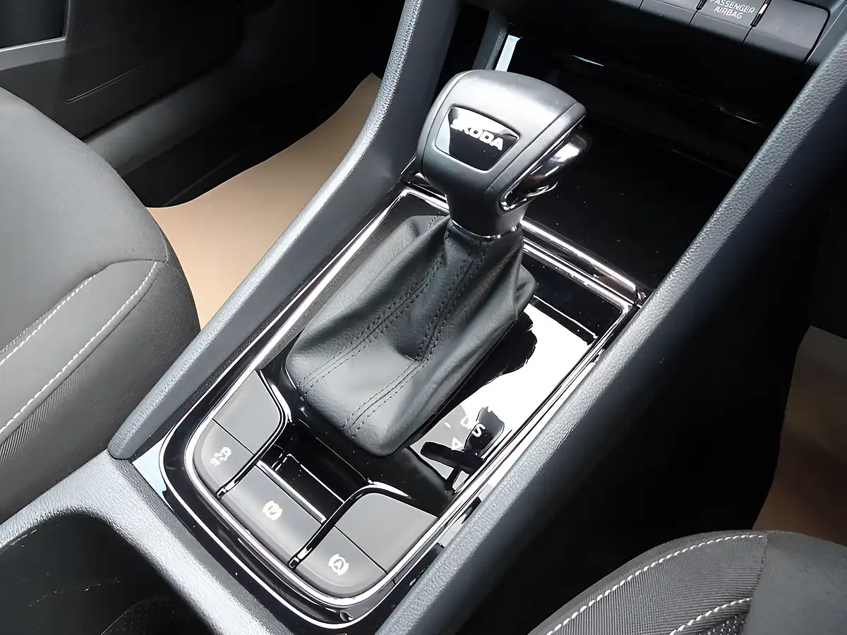 Used 2023 Skoda Karoq Se Drive Energy Blue - Interior and Exterior details 14
