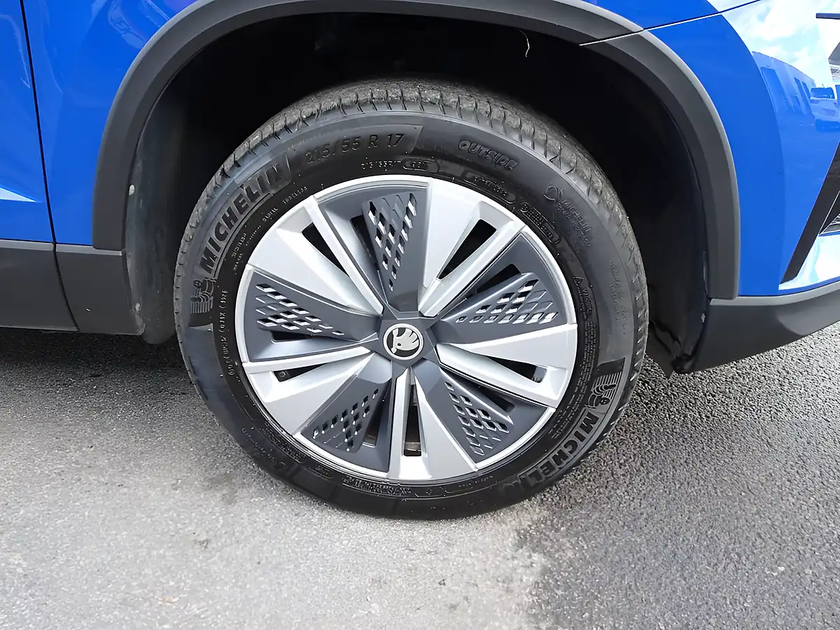 Used 2023 Skoda Karoq Se Drive Energy Blue - Interior and Exterior details 17