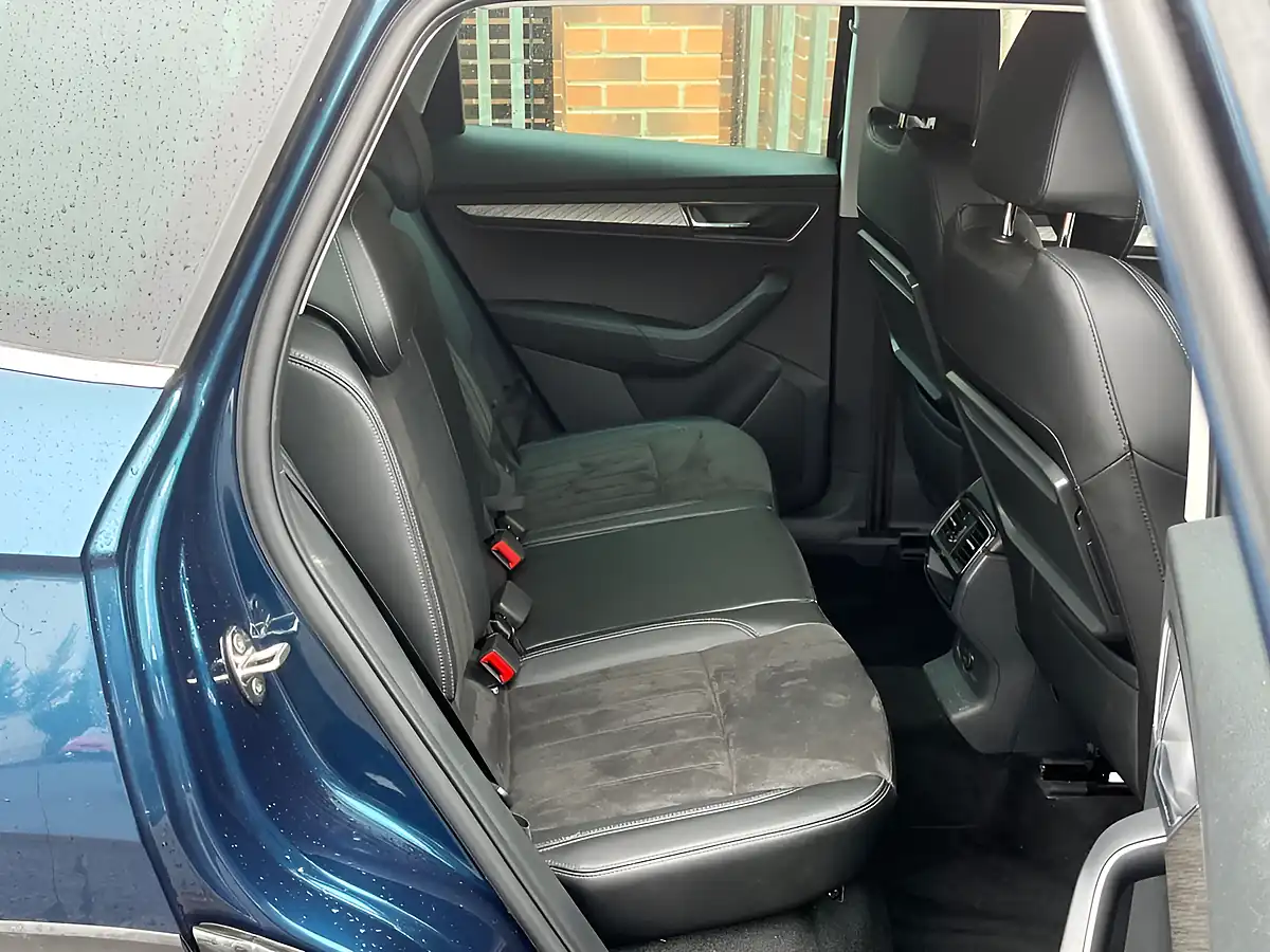 Used 2023 Skoda Karoq Se L Blue - Interior and Exterior details 15