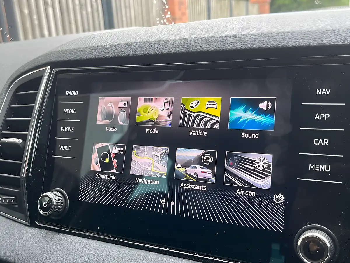 Used 2023 Skoda Karoq Se L Blue - Interior and Exterior details 16