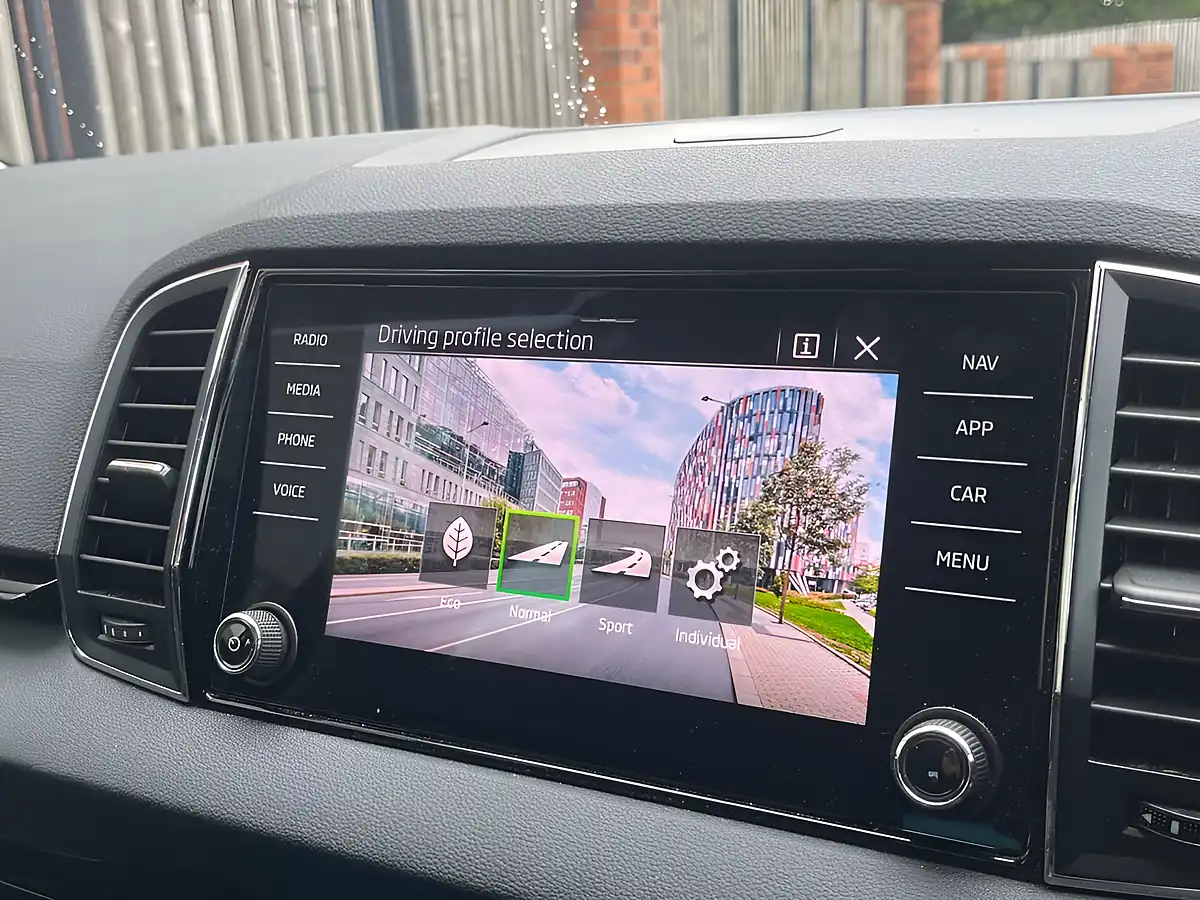 Used 2023 Skoda Karoq Se L Blue - Interior and Exterior details 19