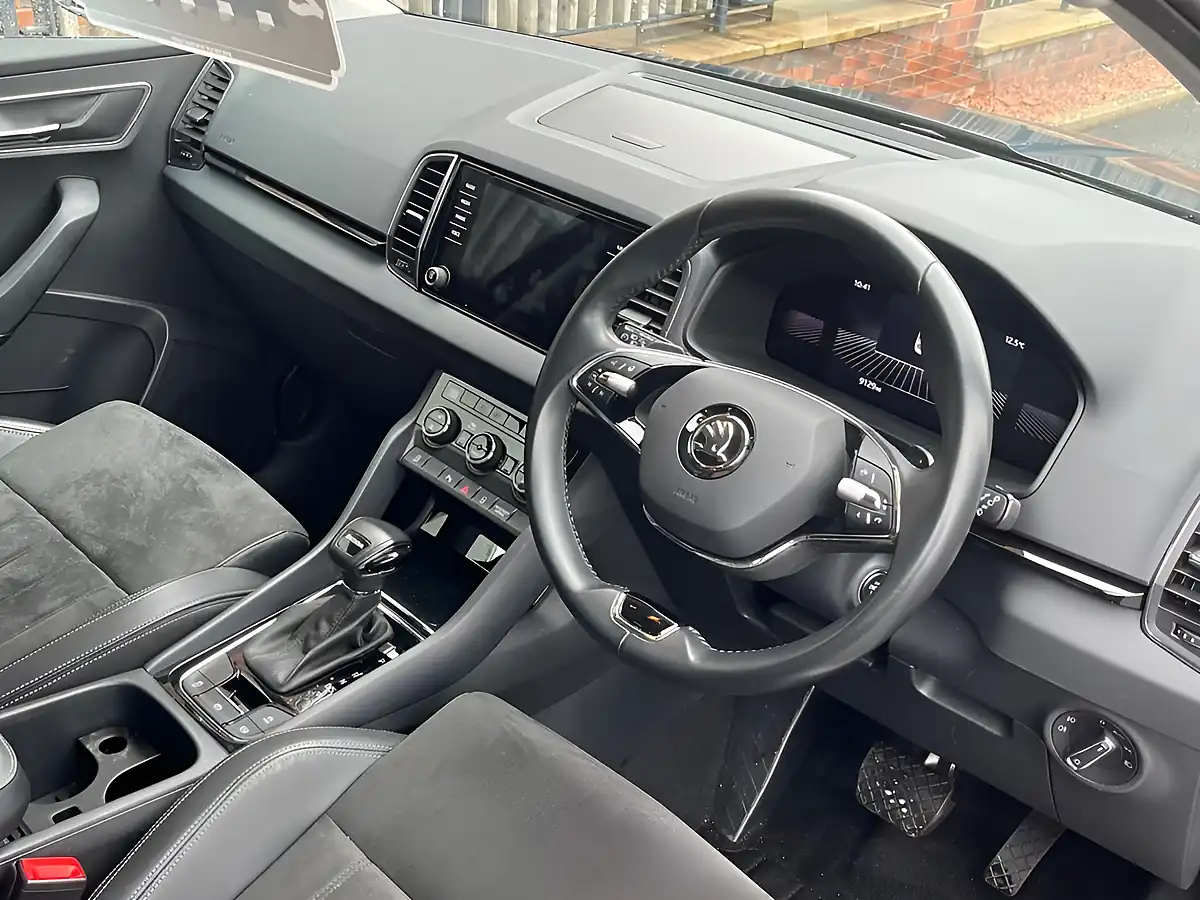 Used 2023 Skoda Karoq Se L Blue - Interior and Exterior details 8