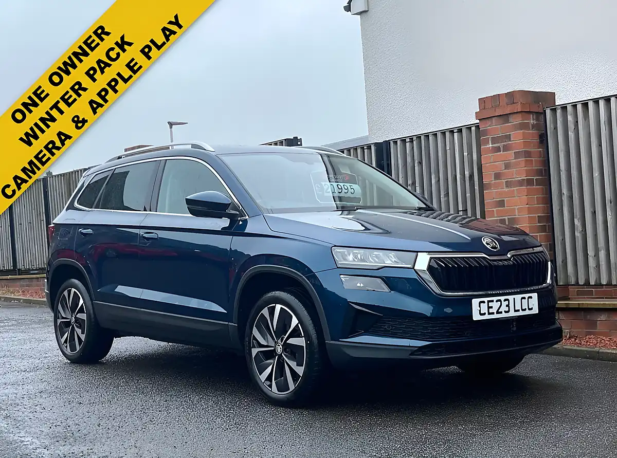 Used 2023 Skoda Karoq Se L Blue - Front View