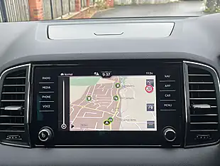 Used 2023 Skoda Karoq Se L Blue - Interior and Exterior details 12