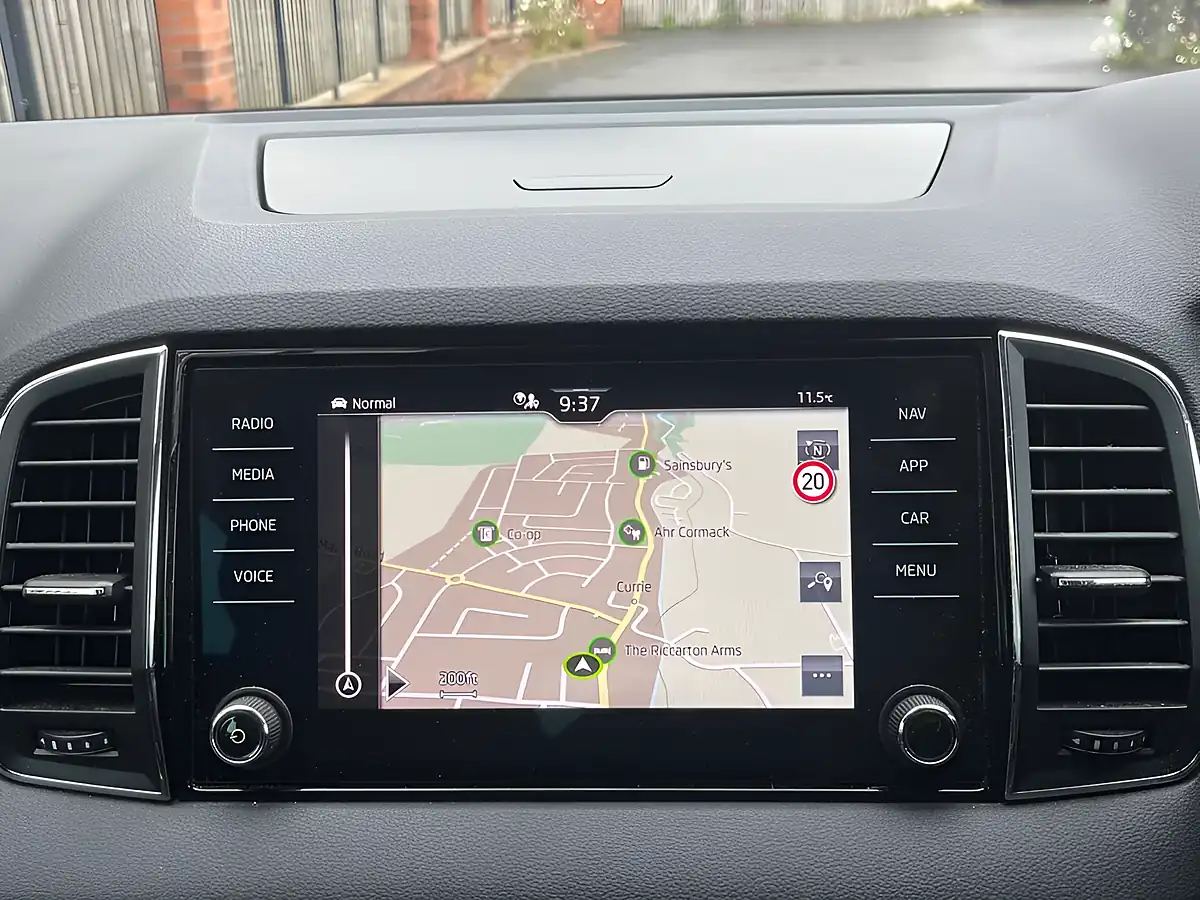 Used 2023 Skoda Karoq Se L Blue - Interior and Exterior details 12
