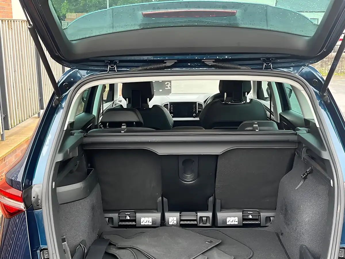 Used 2023 Skoda Karoq Se L Blue - Interior and Exterior details 13
