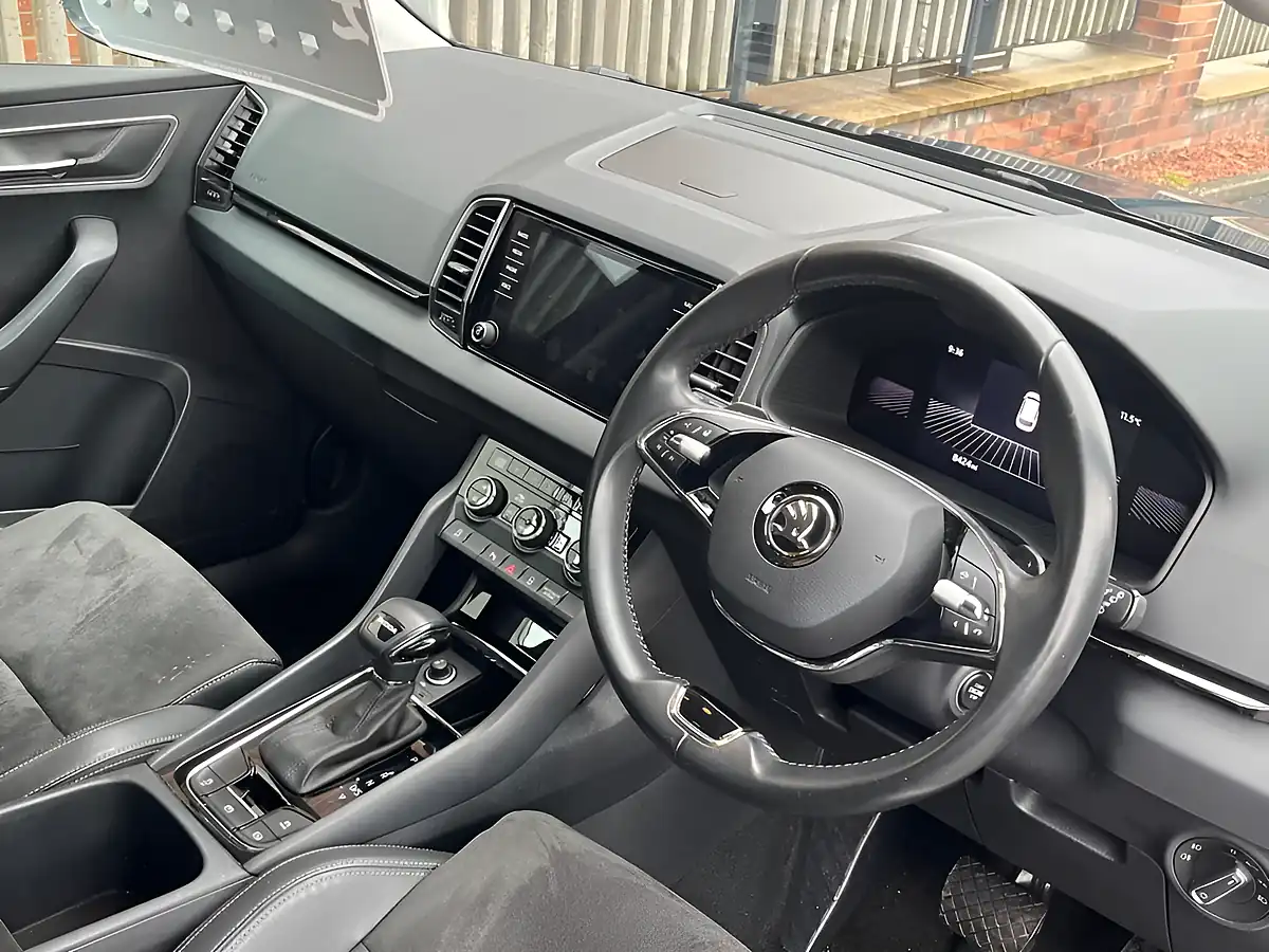 Used 2023 Skoda Karoq Se L Blue - Interior and Exterior details 5