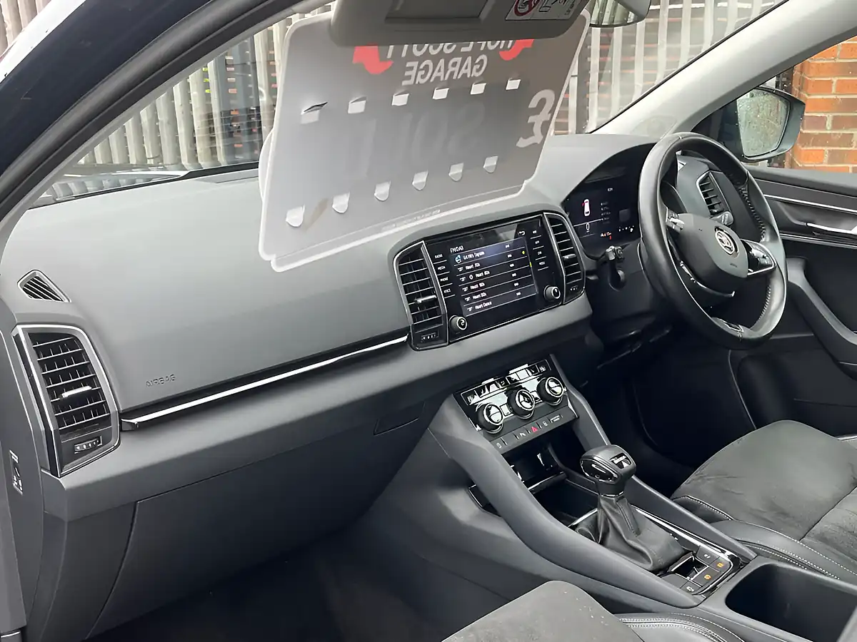 Used 2023 Skoda Karoq Se L Blue - Interior and Exterior details 7