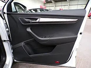 Used 2023 Skoda Karoq Se L White - Interior and Exterior details 12