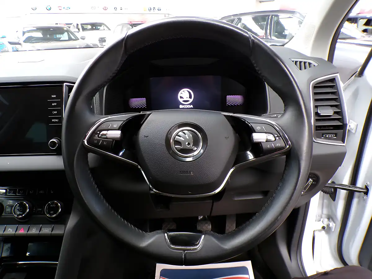 Used 2023 Skoda Karoq Se L White - Interior and Exterior details 14