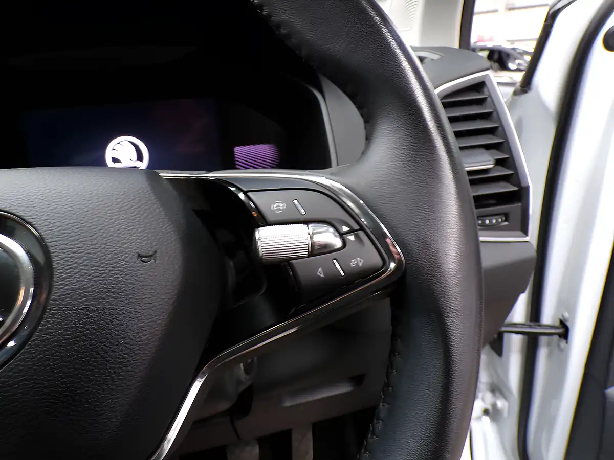 Used 2023 Skoda Karoq Se L White - Interior and Exterior details 15
