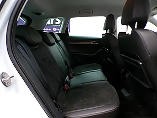 Used 2023 Skoda Karoq Se L White - Interior and Exterior details 19