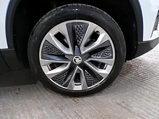 Used 2023 Skoda Karoq Se L White - Interior and Exterior details 9