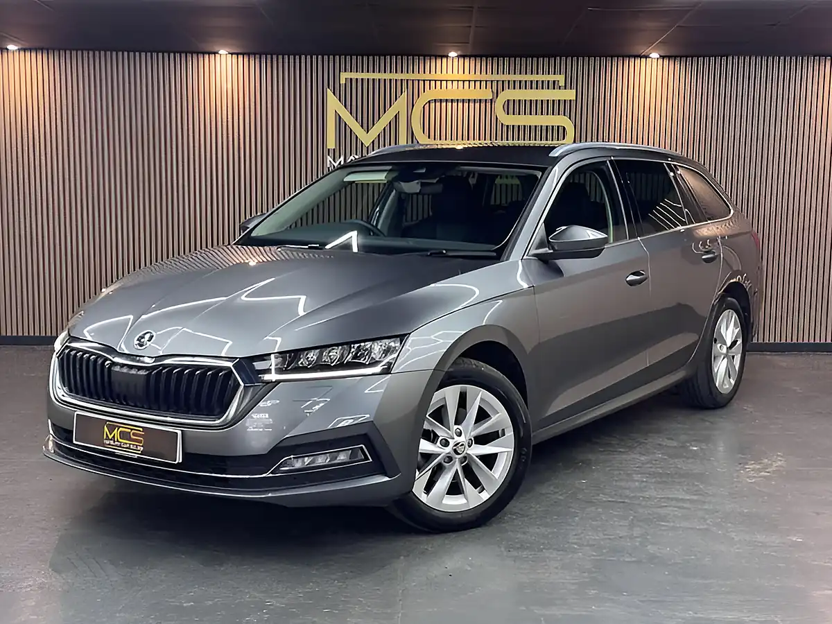 Used 2023 Skoda Octavia Se L Grey - Front View