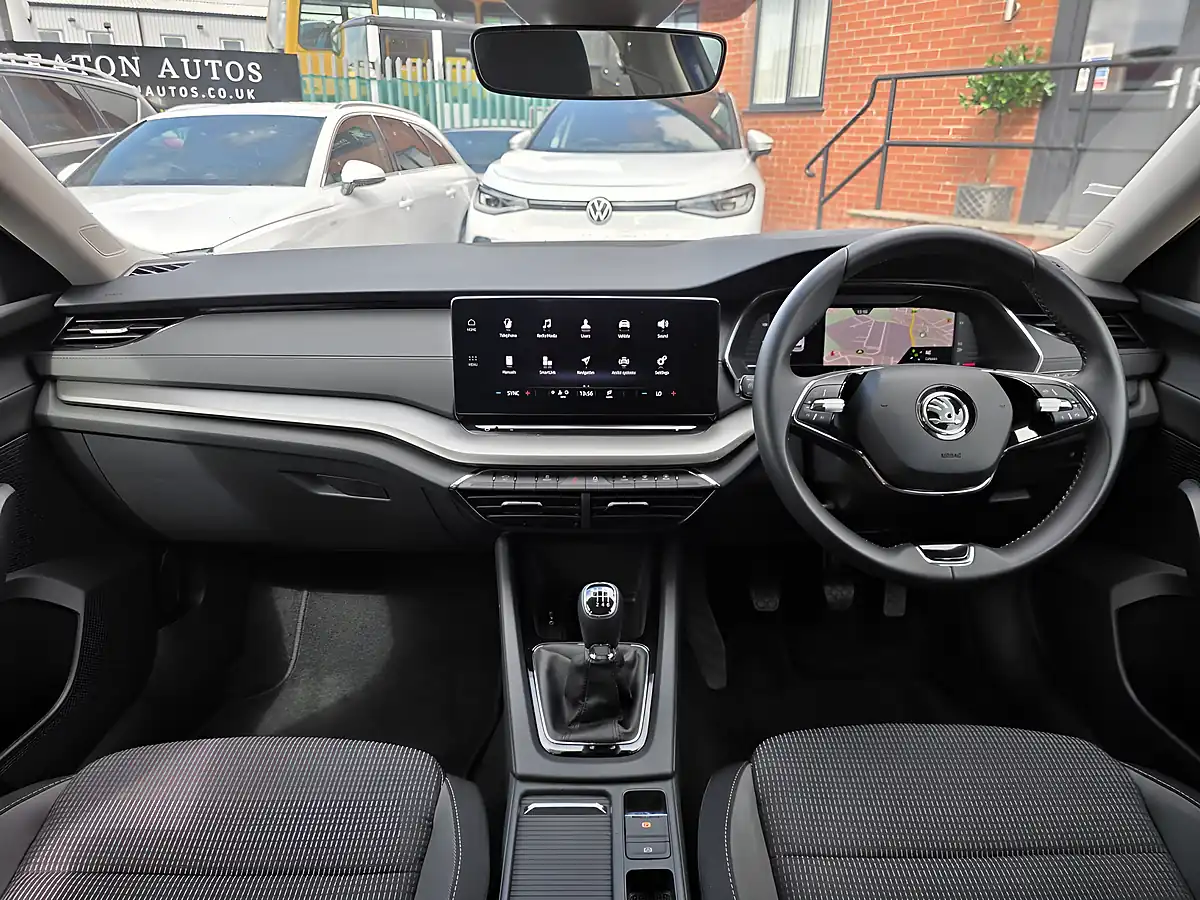 Used 2023 Skoda Octavia Se Technology Blue - Interior and Exterior details 4