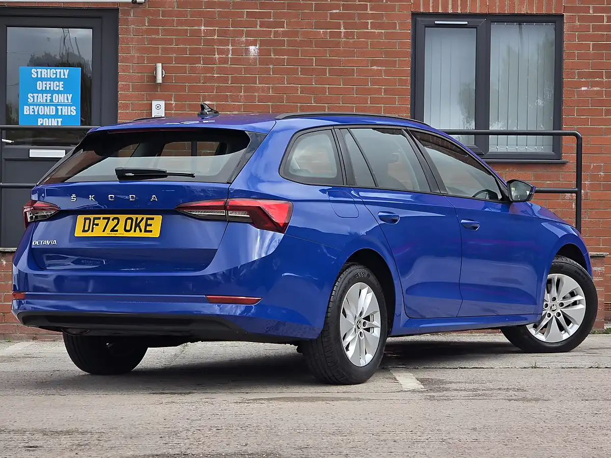 Used 2023 Skoda Octavia Se Technology Blue - Interior and Exterior details 6