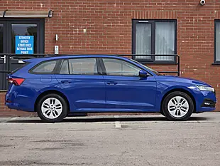 Used 2023 Skoda Octavia Se Technology Blue - Interior and Exterior details 7