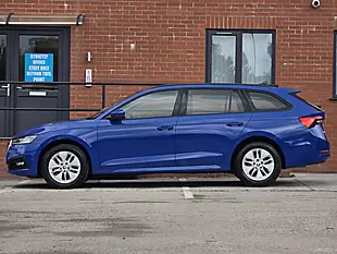 Used 2023 Skoda Octavia Se Technology Blue - Interior and Exterior details 9
