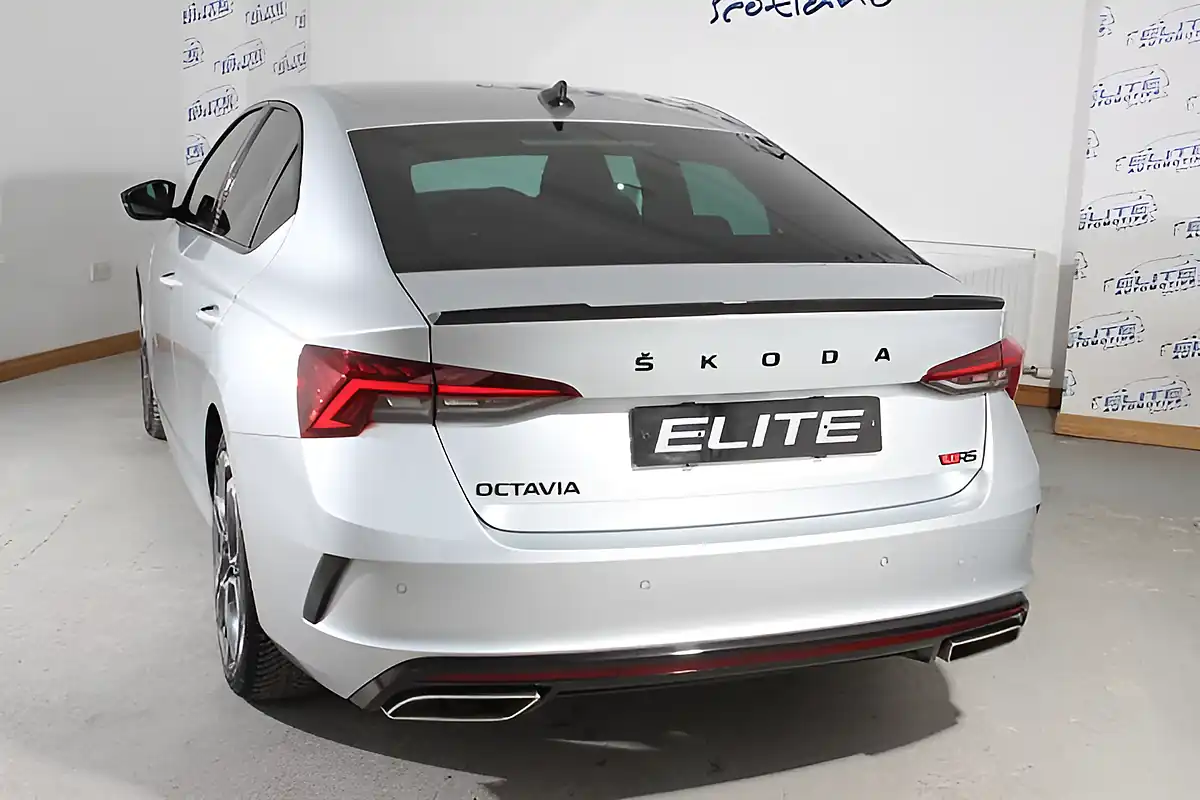 Used 2023 Skoda Octavia VRS Brilliant Silver - Interior and Exterior details 15
