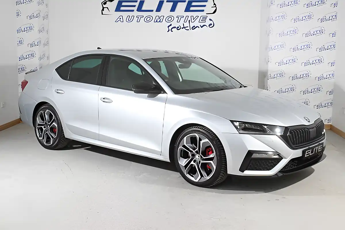 Used 2023 Skoda Octavia VRS Brilliant Silver - Interior and Exterior details 3