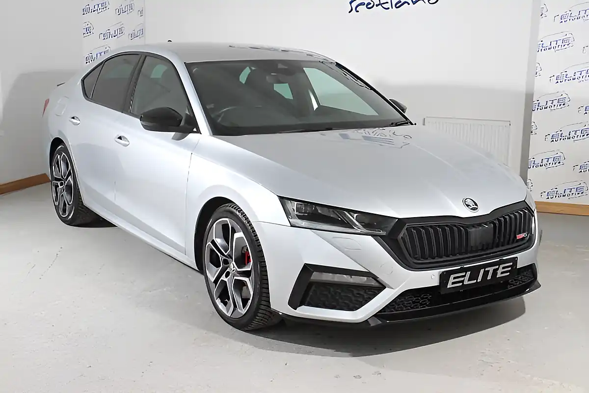Used 2023 Skoda Octavia VRS Brilliant Silver - Interior and Exterior details 6