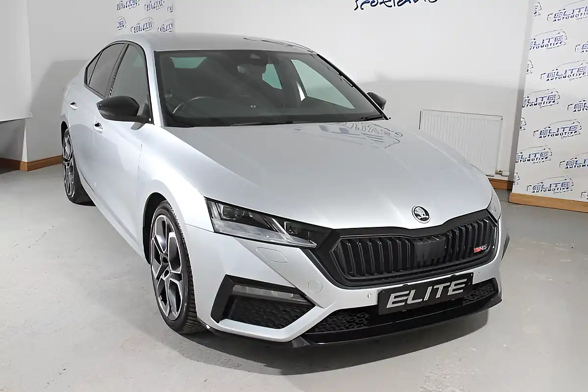 Used 2023 Skoda Octavia VRS Brilliant Silver - Interior and Exterior details 7