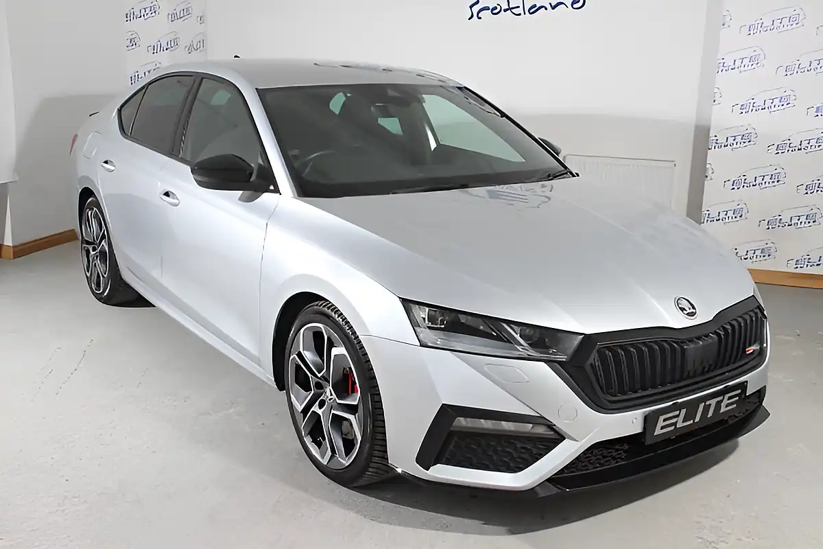Used 2023 Skoda Octavia VRS Brilliant Silver - Interior and Exterior details 8