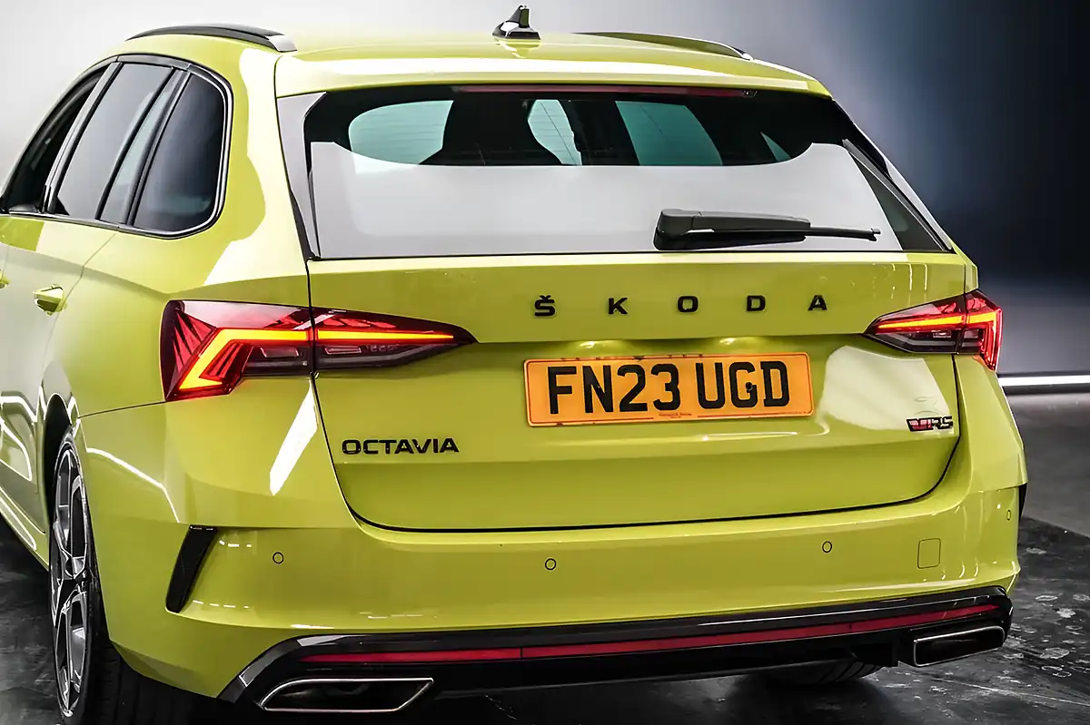 Used 2023 Skoda Octavia VRS Green - Interior and Exterior details 12