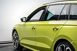 Used 2023 Skoda Octavia VRS Green - Interior and Exterior details 13
