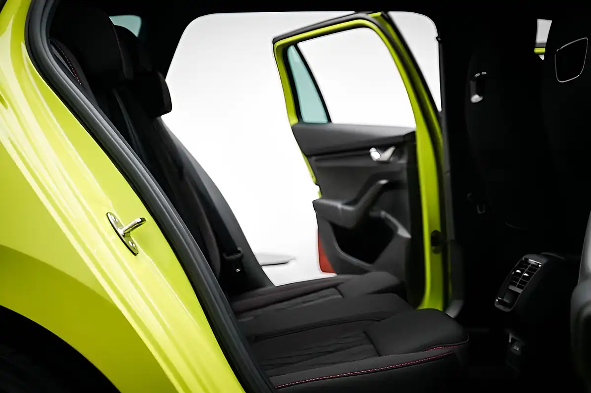 Used 2023 Skoda Octavia VRS Green - Interior and Exterior details 16