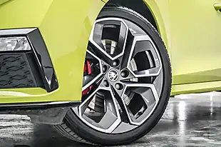 Used 2023 Skoda Octavia VRS Green - Interior and Exterior details 2