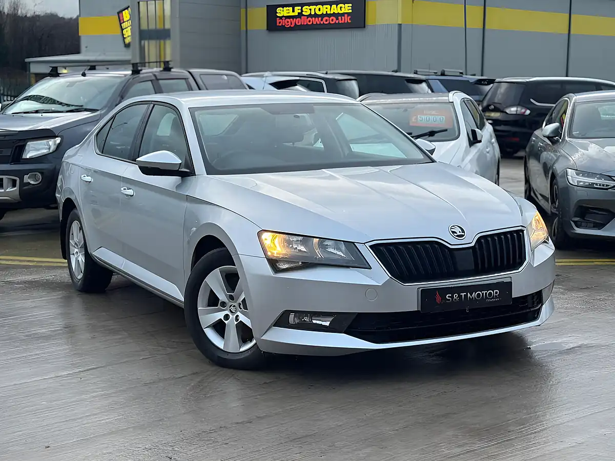 Used 2023 Skoda Superb S Silver - Front View