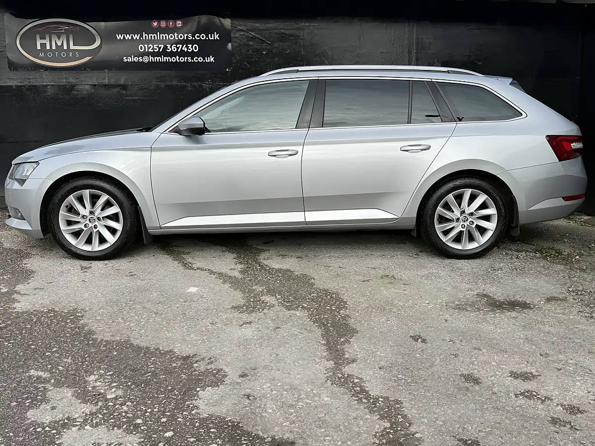 Used 2023 Skoda Superb Se Technology Grey - Interior and Exterior details 3