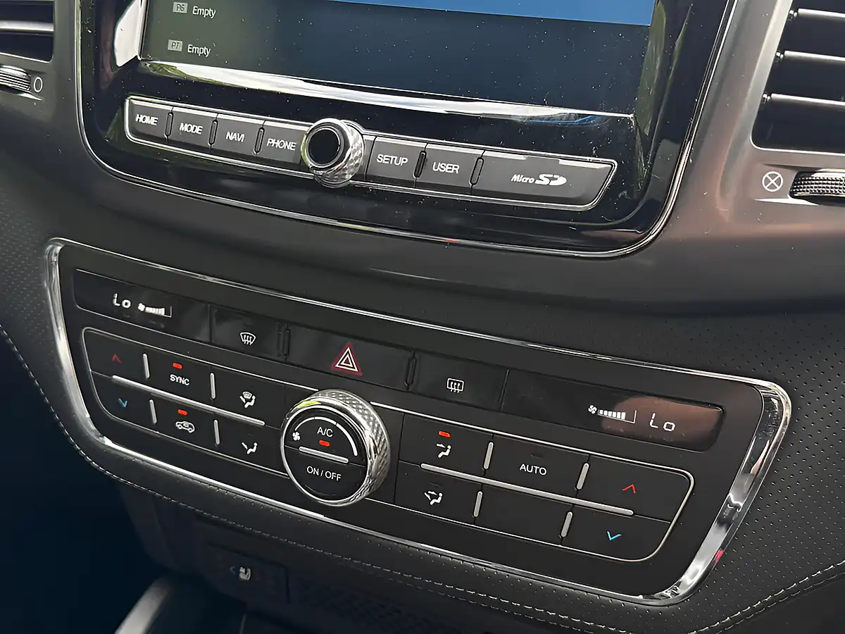 Used 2023 Ssangyong Musso Saracen Red - Interior and Exterior details 15
